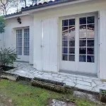 Holiday home 3 Bedroom Awesome In Meschers-sur-Gironde