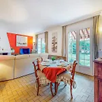 3 Bedroom Awesome In Holiday home