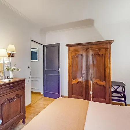 3 Bedroom Gorgeous In * Meschers-sur-Gironde