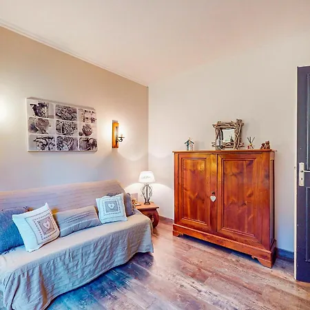 3 Bedroom Gorgeous In Σπίτι διακοπών *