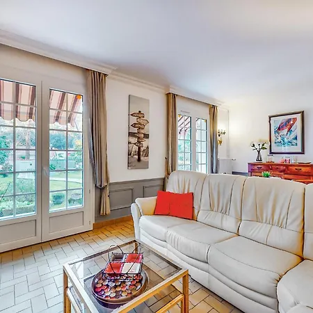 Σπίτι διακοπών 3 Bedroom Gorgeous In *